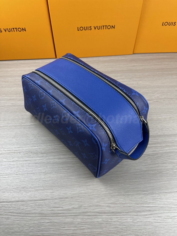 LV Wallets 158